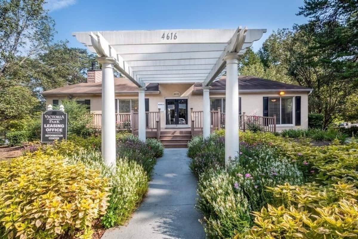 Stoney Trace, an Airbnbfriendly apartment